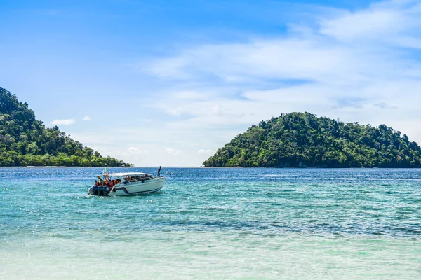 タイの島改でスピード ボート — ストック写真