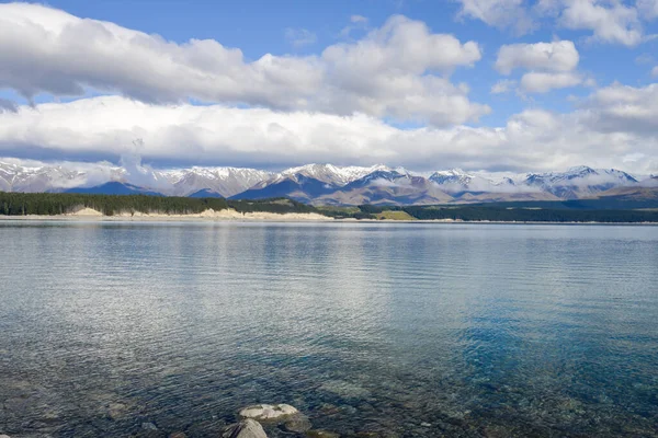 Lago Tekapo Con Montañas Nevadas Fondo Nueva Zelanda Isla Sur —  Fotos de Stock