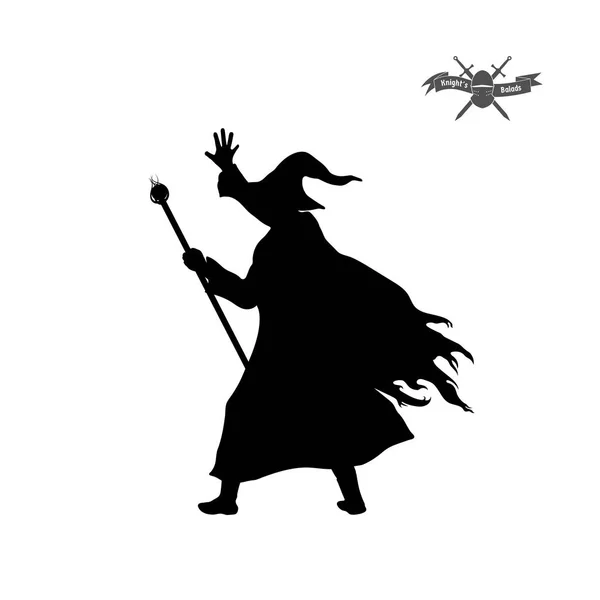 Silueta negra de mago con sombrero y bastón sobre fondo blanco.Imagen aislada de mago de fantasía — Vector de stock