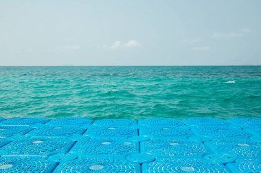 Mavi renkte denize demirleme için genişletilmiş