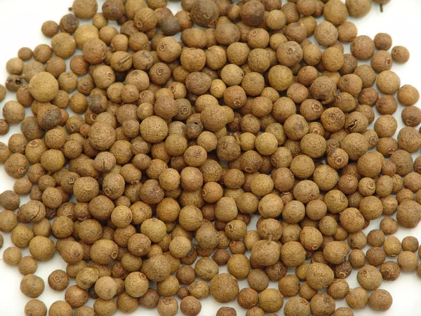 Yenibahar, Jamaika biber, izole