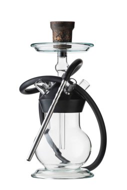 Boş modaya uygun nargile beyazda izole edilmiş. Kil nargile kasesi.