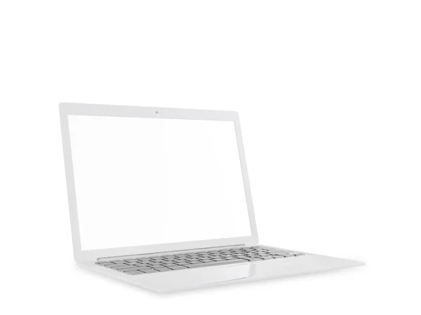 Boş ekran laptop beyaz renkle kadar sahte izole — Stok fotoğraf