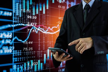İş adamı dijital borsa finansal gösterge backgro üzerinde