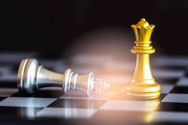 Strategy chess battle Intelligence challenge game on chessboard. — Stock Photo, Image