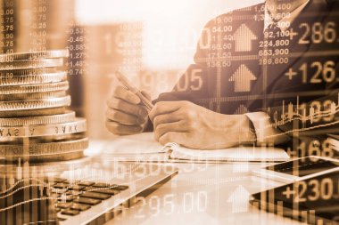 İş adamı borsa finansal ticaret göstergesi adam üzerinde