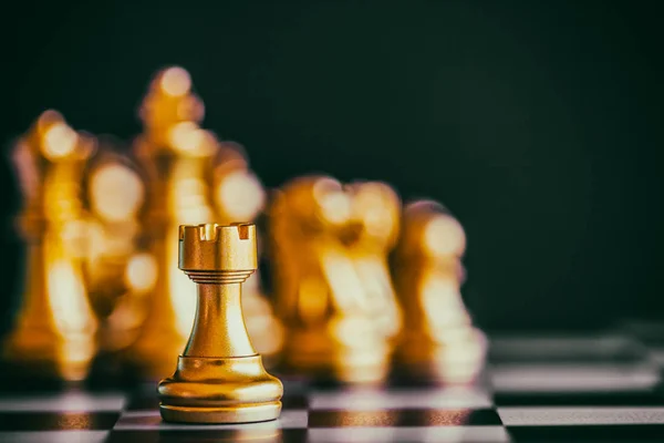 Strategie schaken strijd Intelligentie uitdaging spel op schaakbord. — Stockfoto
