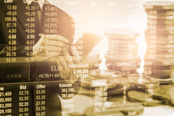 Affärsman på aktiemarknaden finansiell handel indikator bak — Stockfoto