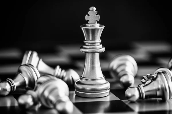 Strategie šachová bitva Inteligence výzva hra na šachovnici. — Stock fotografie