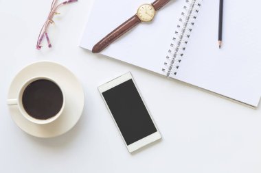 Beyaz Resepsiyon Kırtasiye dizüstü bilgisayar, akıllı telefon ve diğer zekâ