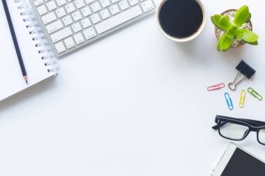 Beyaz Resepsiyon Kırtasiye dizüstü bilgisayar, akıllı telefon ve diğer zekâ