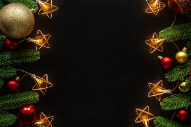 Noel kartı arkaplanı ve şenlikli süsleme balosu, 