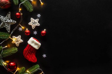 Noel kartı arkaplanı ve şenlikli süsleme balosu, 