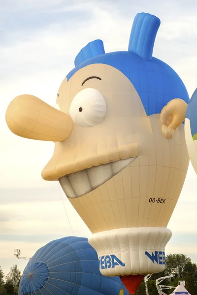 Heißluftballon Zeichentrickfigur Gesicht Form — Stockfoto