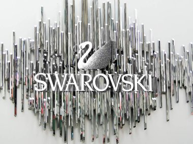 Swarovski kuğu sembol logosu