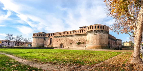 Italiaans kasteel herfst Rocca Sforzesca Imola Bologna Emilia Romagna — Stockfoto