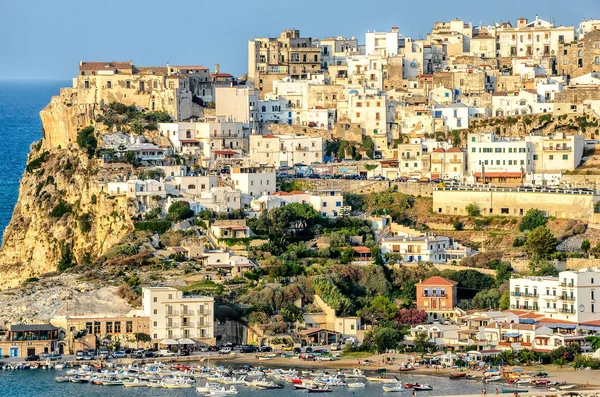 Peschici gargano italie Pouilles mer perché village — Photo