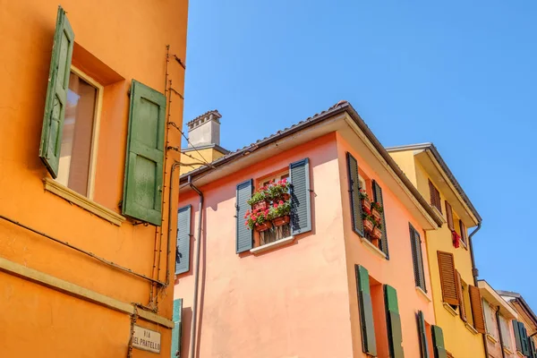 Casas italianas bolonha via del pratello emilia romagna itália — Fotografia de Stock