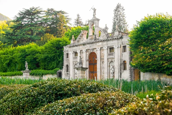 Jardín puerta euganean hills padua Valsanzibio — Foto de Stock