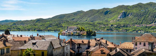 Orta lago horizontal italia lago aéreo San Giulio isla novara — Foto de Stock