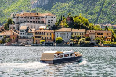İtalyan göller tekne gezisine Orta San Giulio adaya yelken