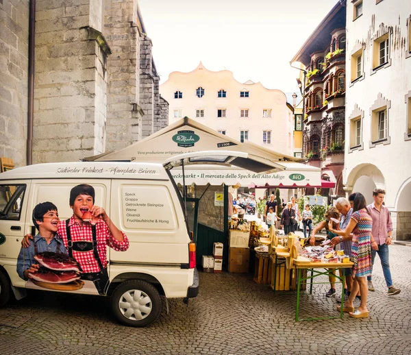 Bressanone, Trentino Alto Adige, İtalya 'daki benek pazarı büfesi