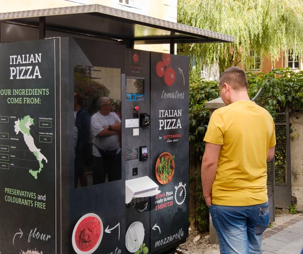 피자 자판기 채소 자동 공급 업체 — 스톡 사진
