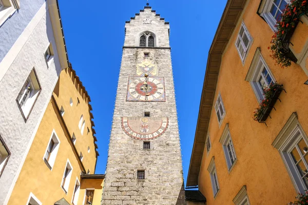 Vipiteno Sterzing 鐘塔時計 - アルト ・ アディジェ州 - イタリア — ストック写真