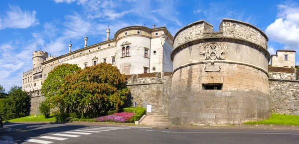 Castello del Buonconsiglio (Kasteel Buonconsiglio) in Trento - Trentino Alto Adige - Italië — Stockfoto