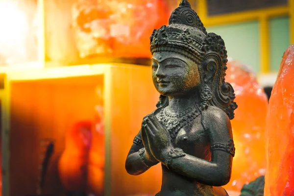 Weibliche indische Statue beten Gott Göttin lakshmi — Stockfoto