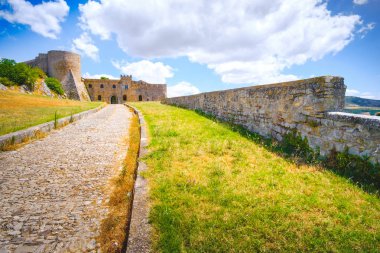 Kale giriş driveway bovino - apulia - İtalya
