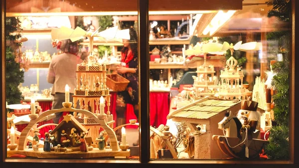 Wintage oyuncak mağaza pencere Dükkanı Noel Pazar arka plan