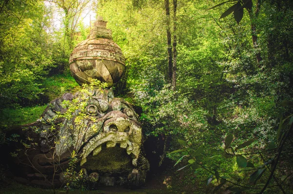 Zło lasu statua Bomarzo Świętego lasu - Włochy — Zdjęcie stockowe