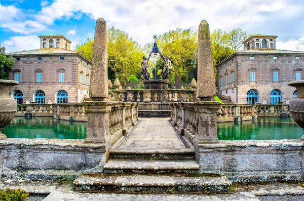 Fuente Quattro Mori de Giambologna en Villa Lante - Bagnaia - Región del Lacio - Italia — Foto de Stock