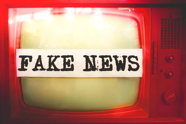 Fake news rosso vecchio testo tv vintage retro — Foto Stock