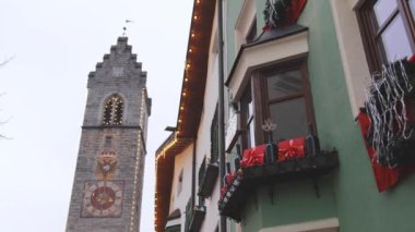 Vipiteno Alto Adige bölgesi İtalya 'nın yerel simgeleri - Torre delle Dodici veya Zwolferturm