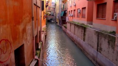 Emilia romagna Bologna - İtalya - Eski kasaba bölgesindeki Canale di Reno veya Moline Kanalı