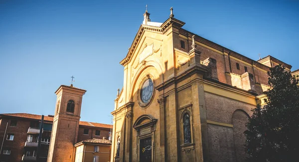 Bolonha marcos locais de Emília Romanha - Itália - a igreja de San Paolo di Ravone — Fotografia de Stock