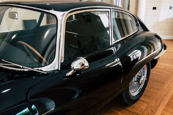 Details zum Oldtimer Jaguar E-Type — Stockfoto