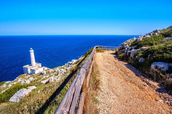 Útvonal Olaszország Punta Palascia világítótornyához - Salento - Lecce tartomány Puglia — Stock Fotó