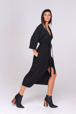 Stüdyo fotoğraf çekimi gizli bir kızla