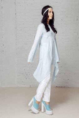 Studio photograther için poz model