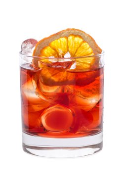 Buz yakın çekim ile meyve kırmızı ve turuncu limonata