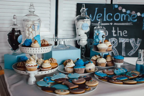 I diversi dolci sullo stand — Foto Stock