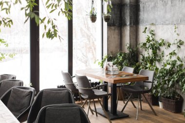 Ayaz gecenin şık kafe