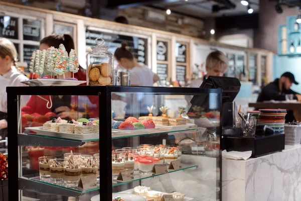 Showcase of sweets in a cafe — Stock Photo, Image