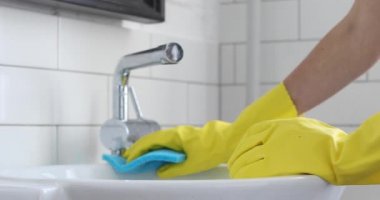 El Banyo karıştırıcı Temizleme