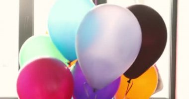 Bebek çocuk ile Baba bak bir balon