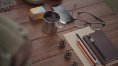 Ahşap ayarla seyahat Aksesuar üzerinde seyahat planlama