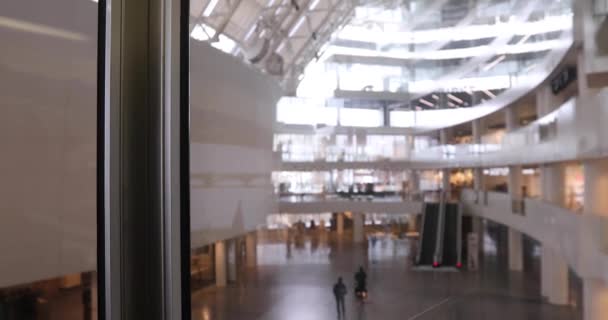 パノラマ ビューのモダンなビジネス センターのインテリア — ストック動画